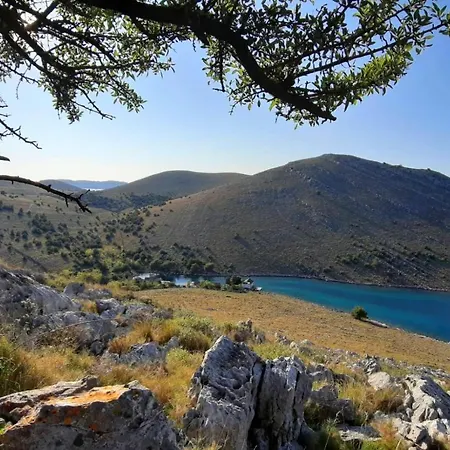 Secluded Fisherman's Cove Lupescina, Kornati - 18657 * Murter