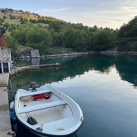 Secluded Fisherman's Cove Lupescina, Kornati - 18657 *
